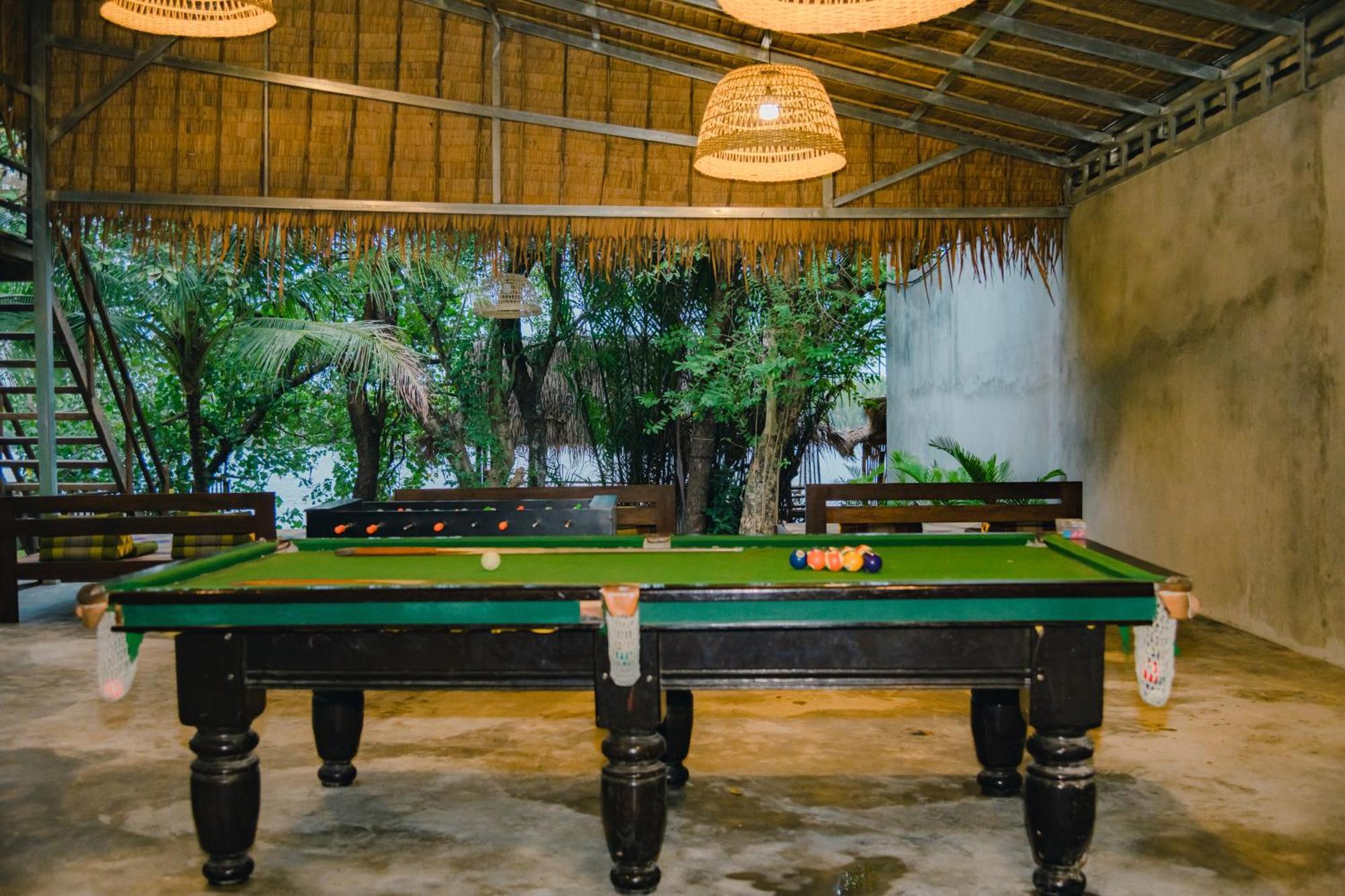 Banyan Tree Hostel Kampot Exterior photo
