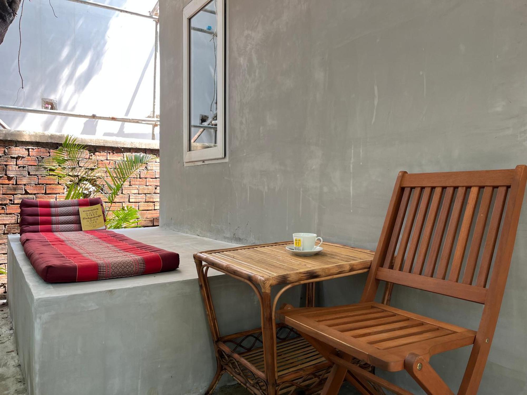 Banyan Tree Hostel Kampot Exterior photo