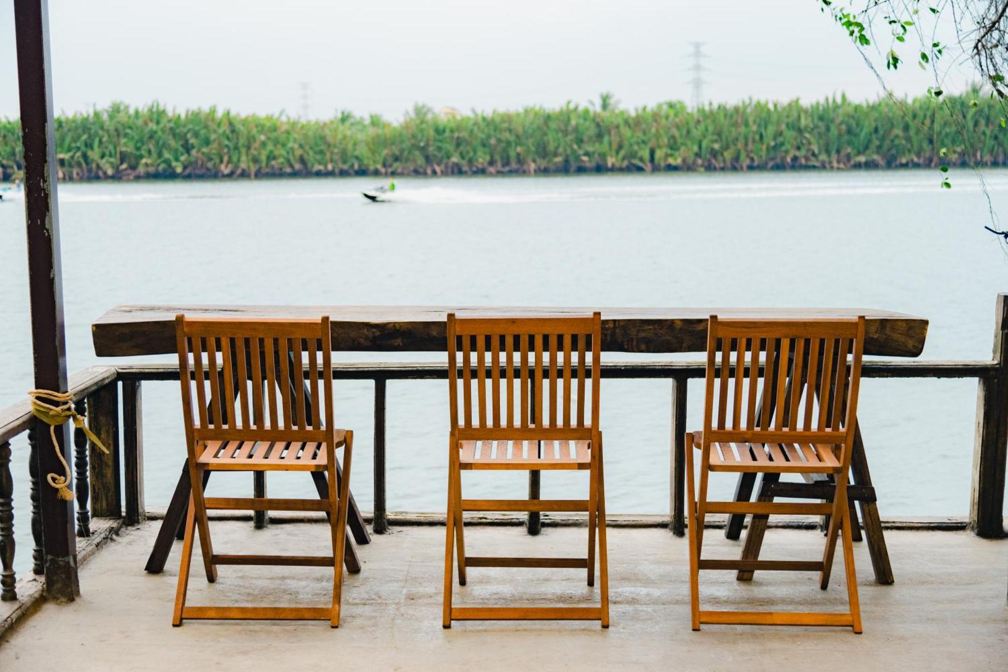 Banyan Tree Hostel Kampot Exterior photo