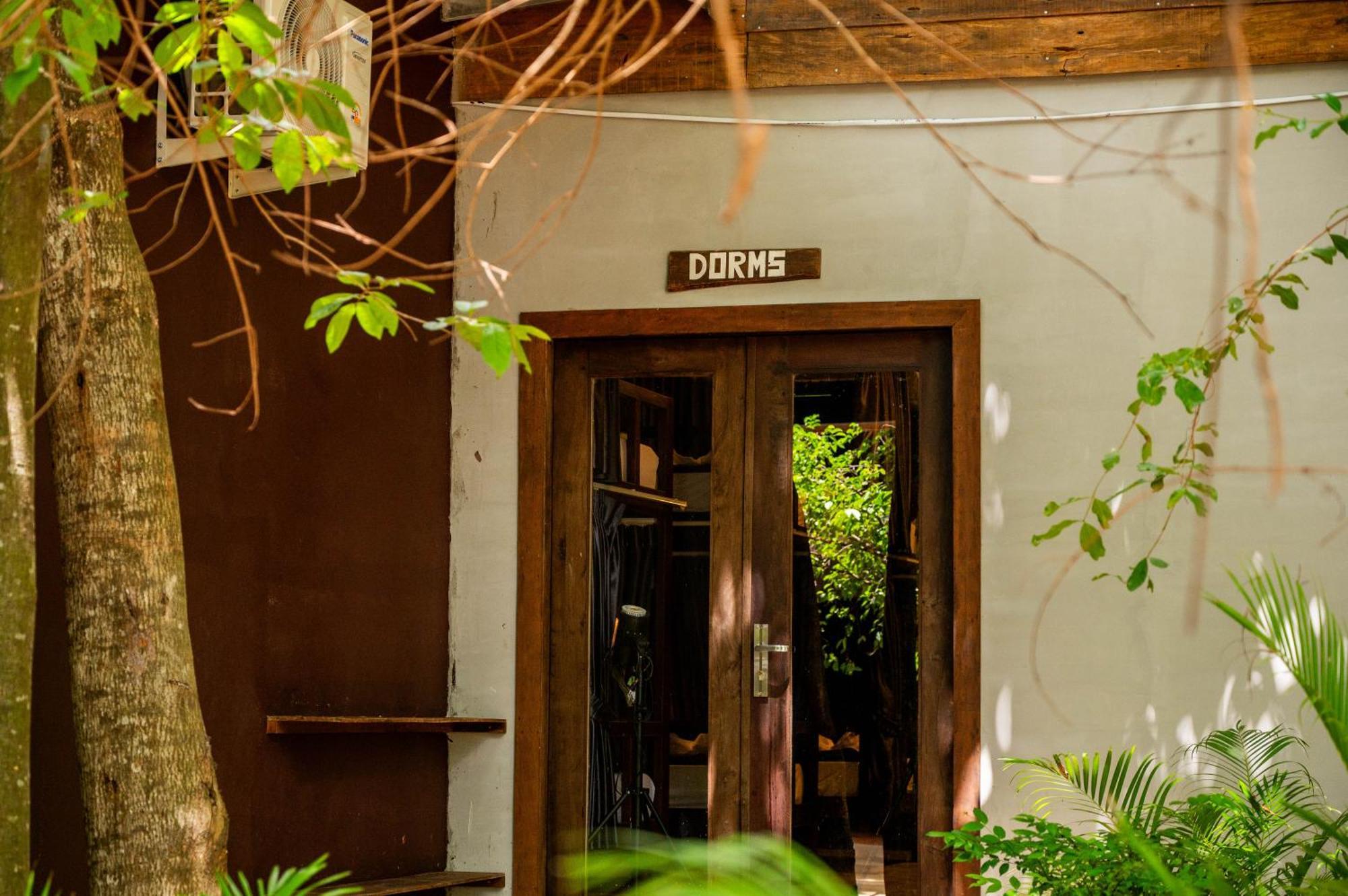 Banyan Tree Hostel Kampot Exterior photo