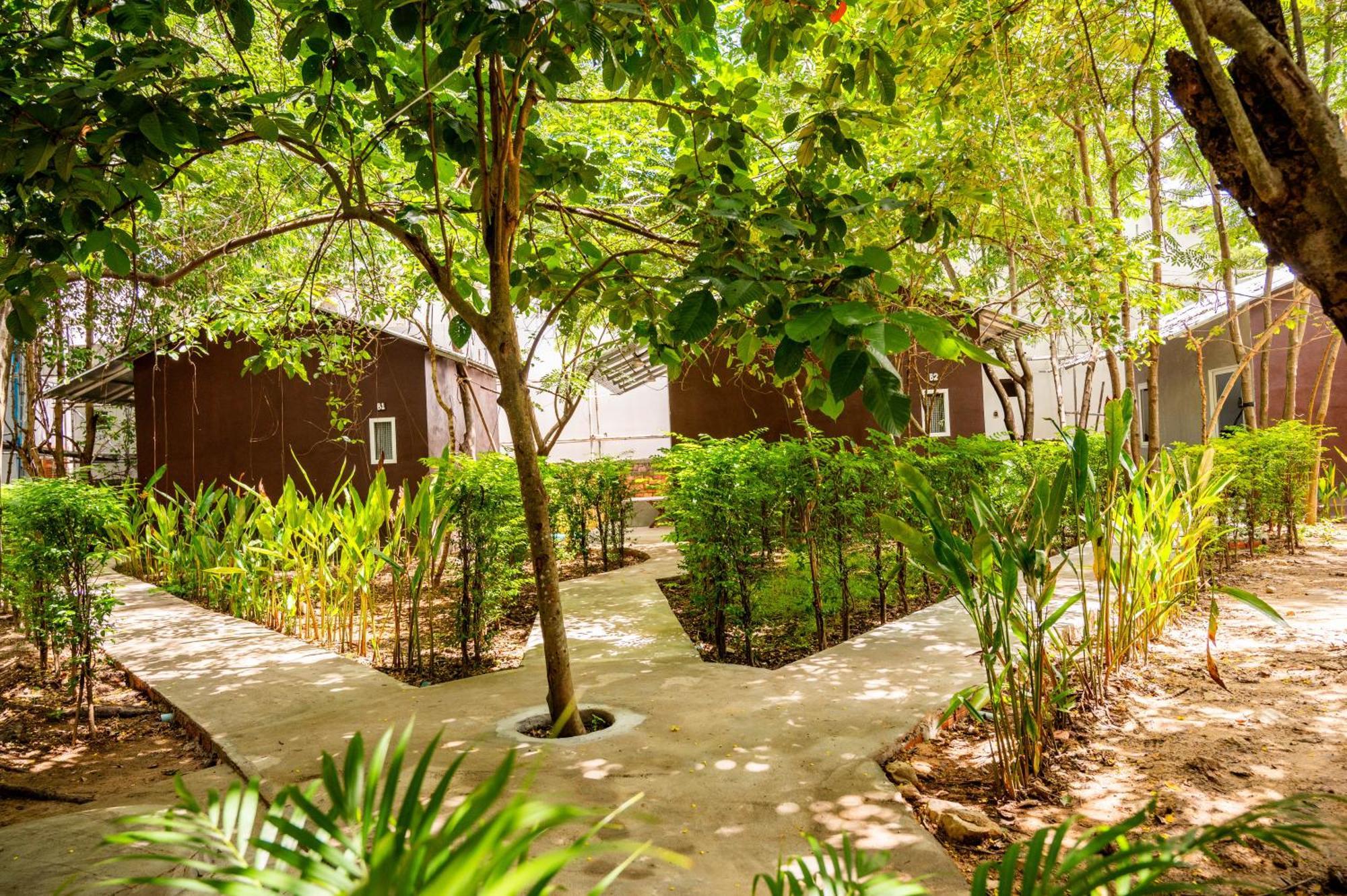 Banyan Tree Hostel Kampot Exterior photo